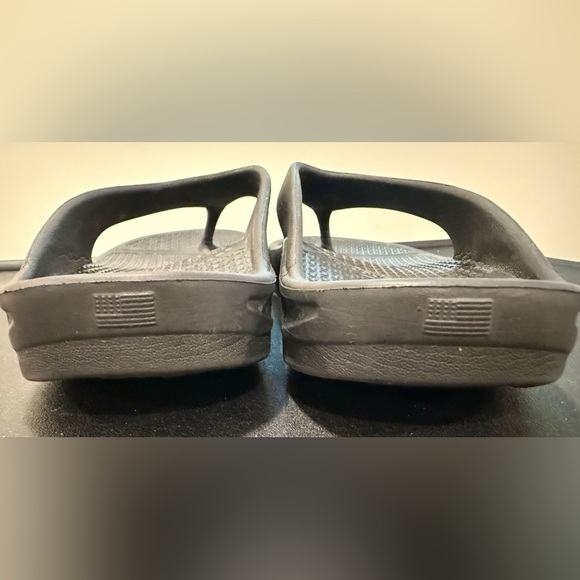 Black Telic Energy Sandals Unisex Activewear Beach Pool Resort Minimalist Relax - Picture 3 of 10